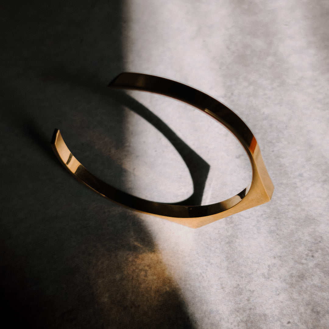 Signet Cuff Bracelet (Gold)