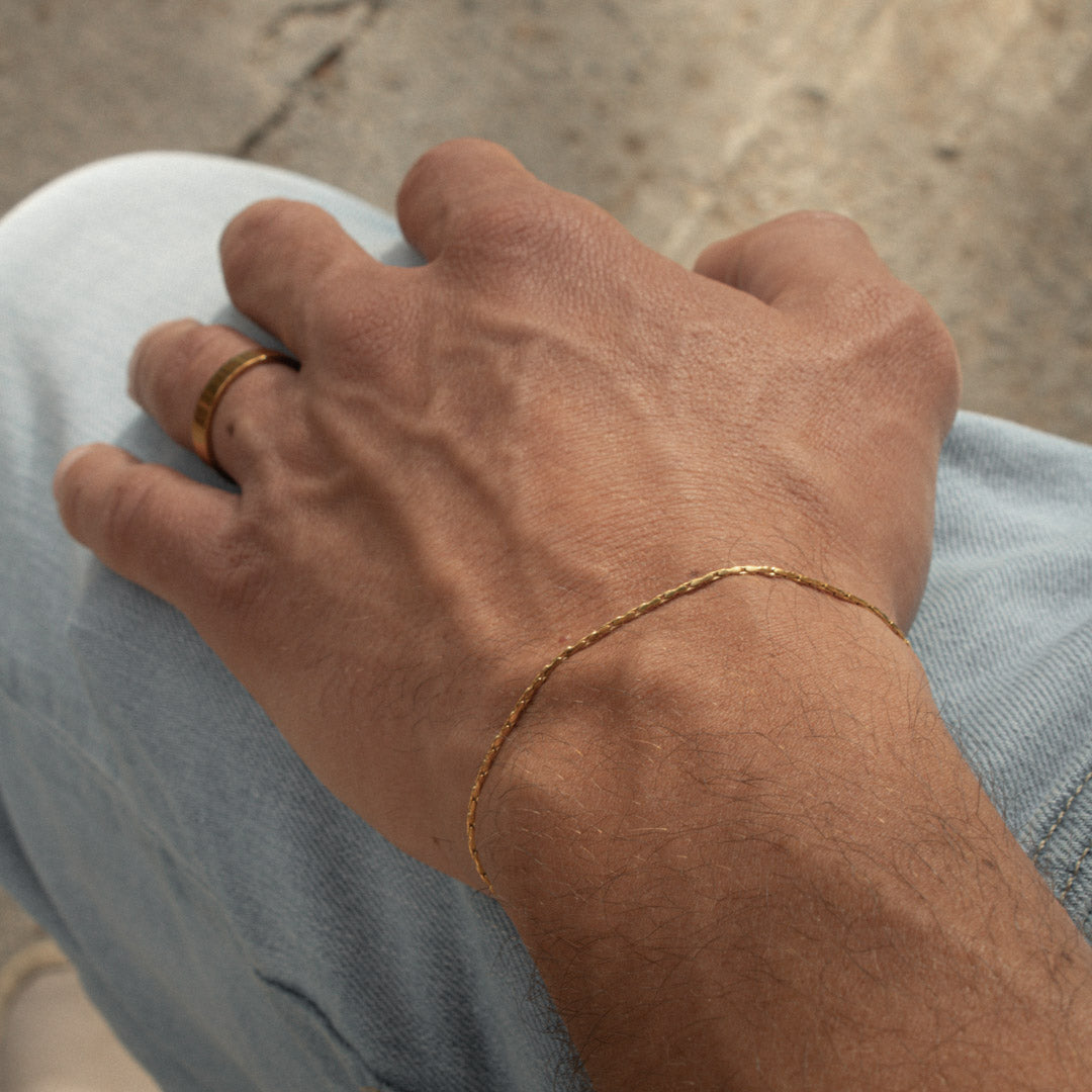 Linear Bracelet 1.3mm (Gold)