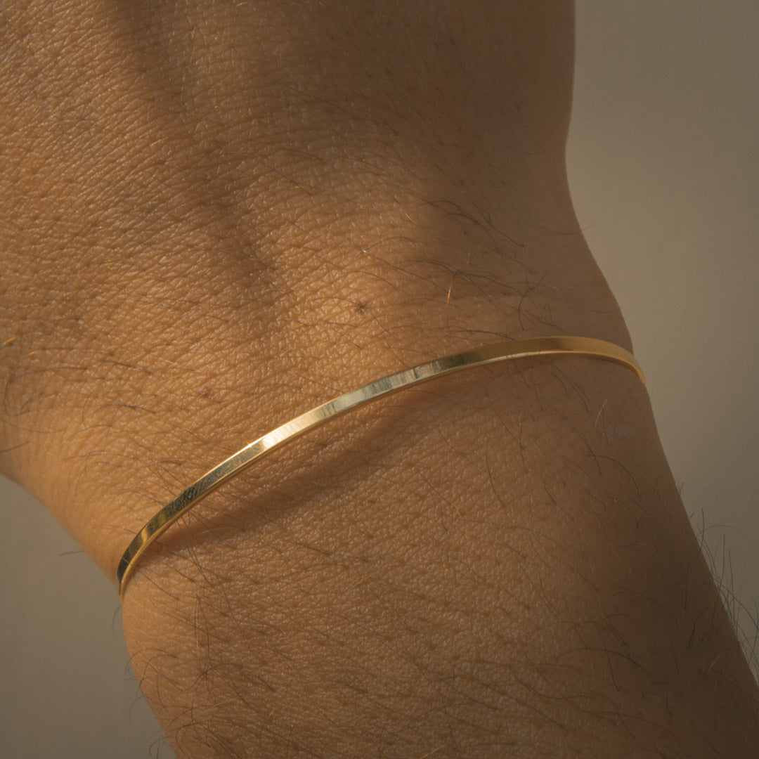 Minimal Cuff Bracelet (Gold)