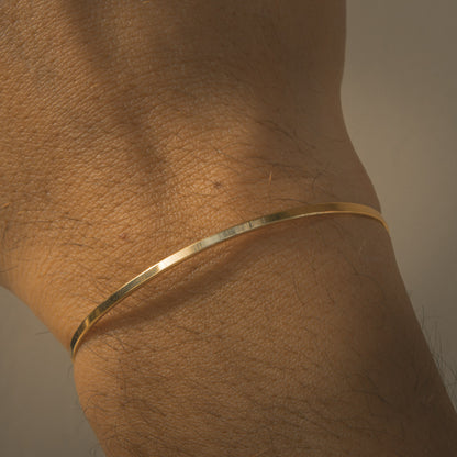 Minimal Cuff Bracelet (Gold)