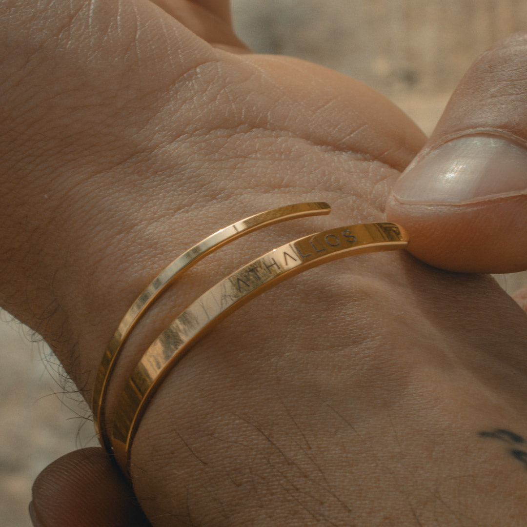 Minimal Cuff Bracelet (Gold)