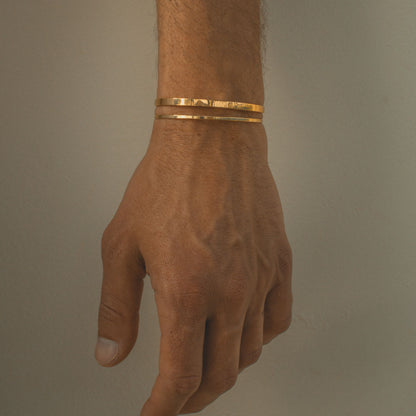 Minimal Cuff Bracelet (Gold)