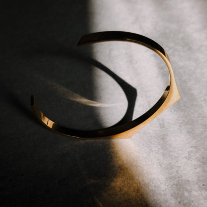 Signet Cuff Bracelet (Gold)
